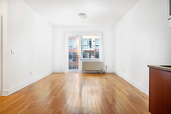 Rented by Compass | media 9