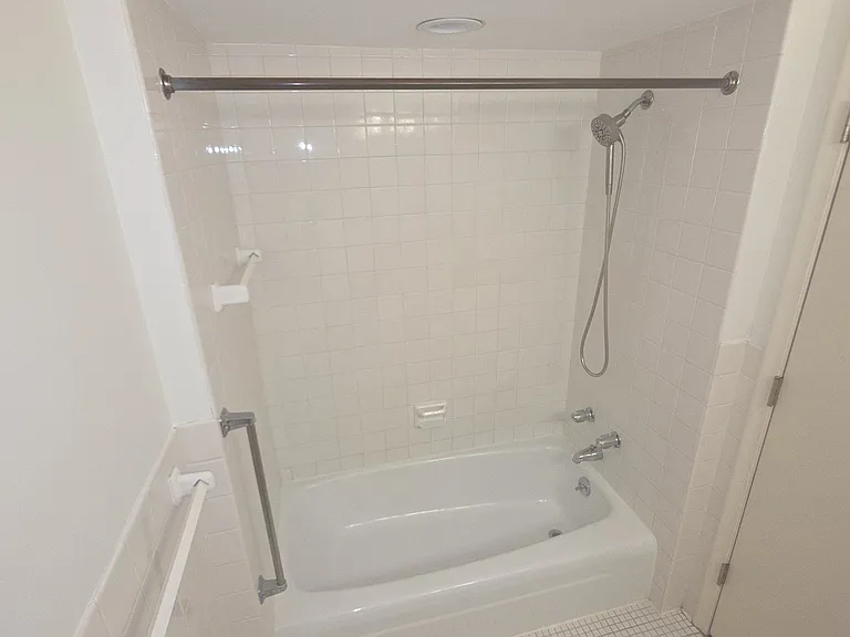6305 York Ave S #301 — Photo 19