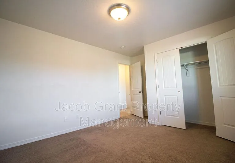 1648 N Stevens Dr #B — Photo 9
