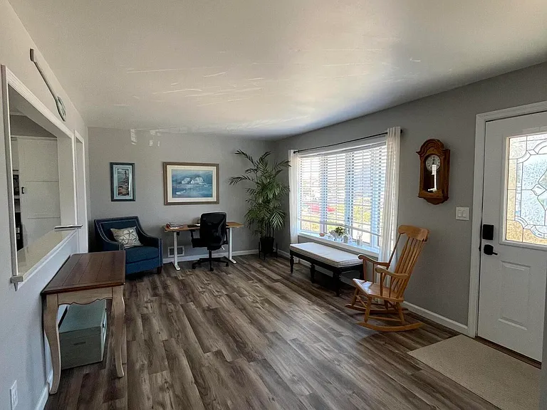 103 Chicago Ave — Photo 2