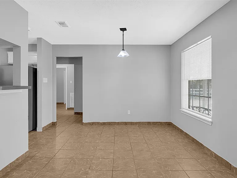 18931 Iris Ln — Photo 5