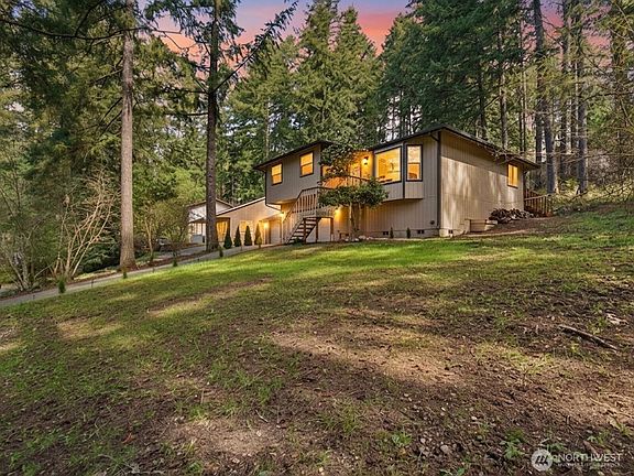 3rd image of 7816 Egret Drive SE