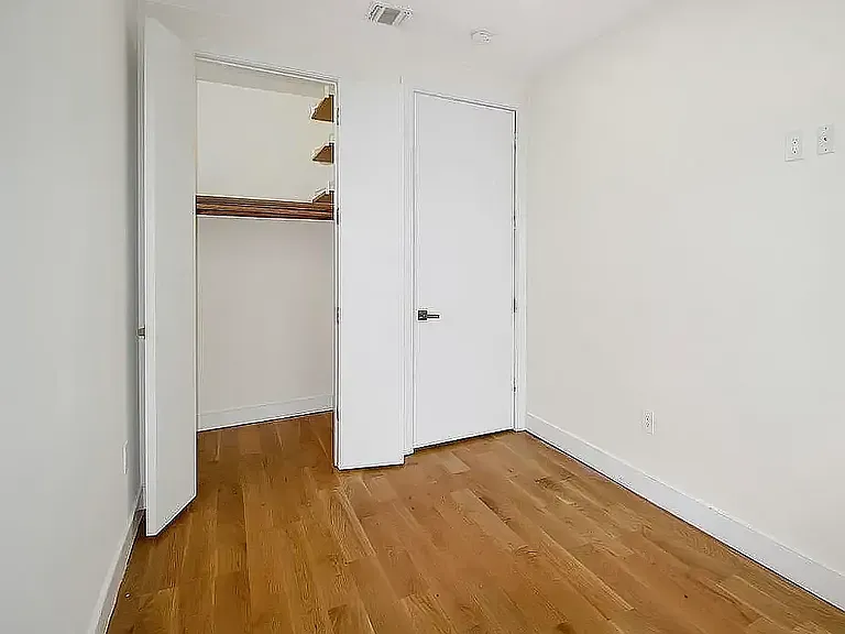 526 Kosciuszko St #4A — Photo 8