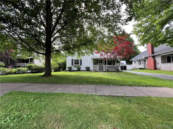 283 S Grove St, East Aurora, NY 14052