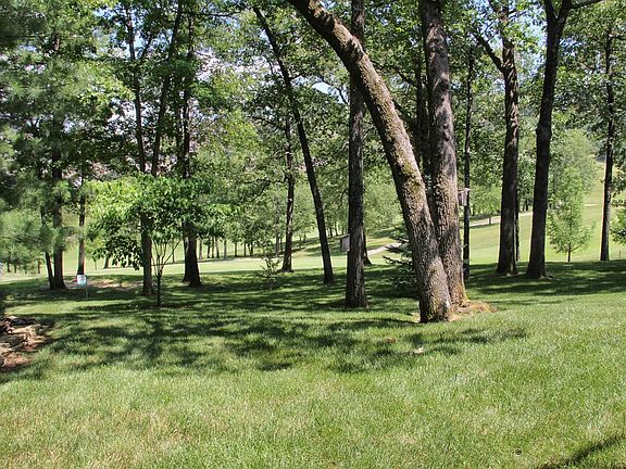 5th image of 204 Silveroak Ln
