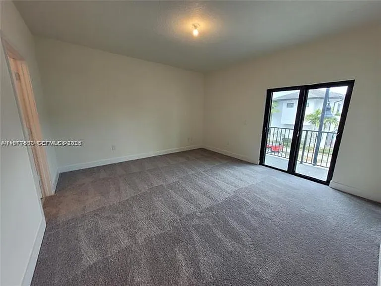 4558 NW 83rd Ave #Townhouse 4558 — Photo 9