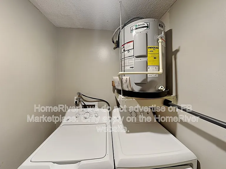 421 Hunter Cir — Photo 14