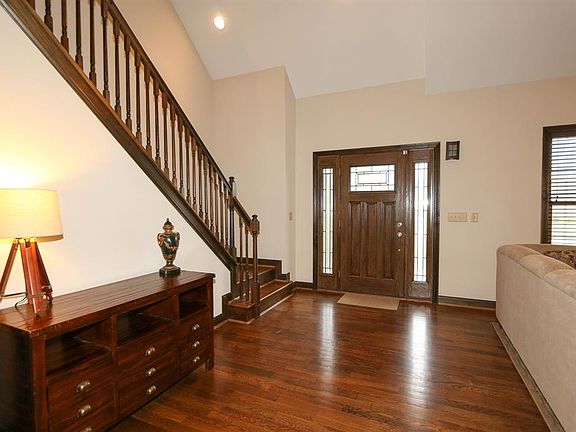3rd image of 551 Marions Way