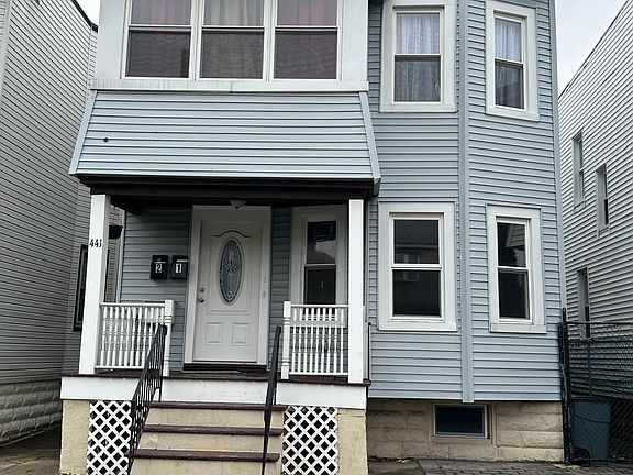 4th image of 441 S Clinton St Floor 1