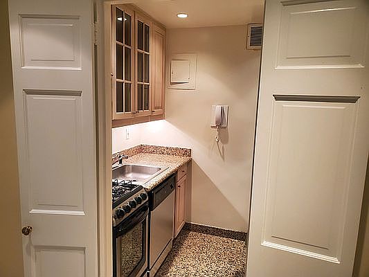 5th image of 60 W 57th St APT 4M