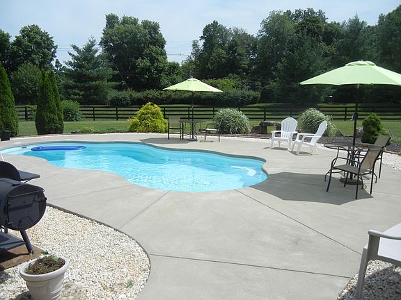 3rd image of 2503 Fieldstone Dr