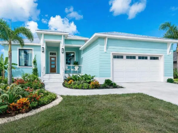 901 Eagle Ln, Apollo Beach, FL 33572