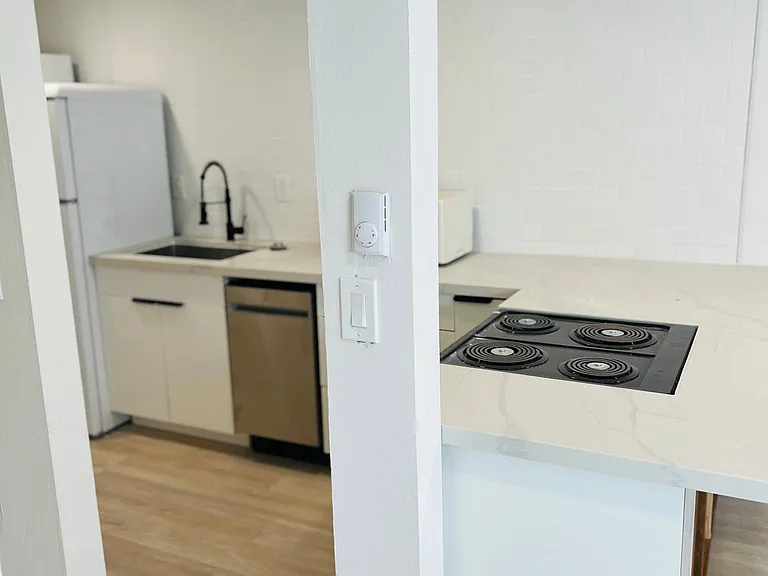 9735 Woodlawn Ave N #B — Photo 6