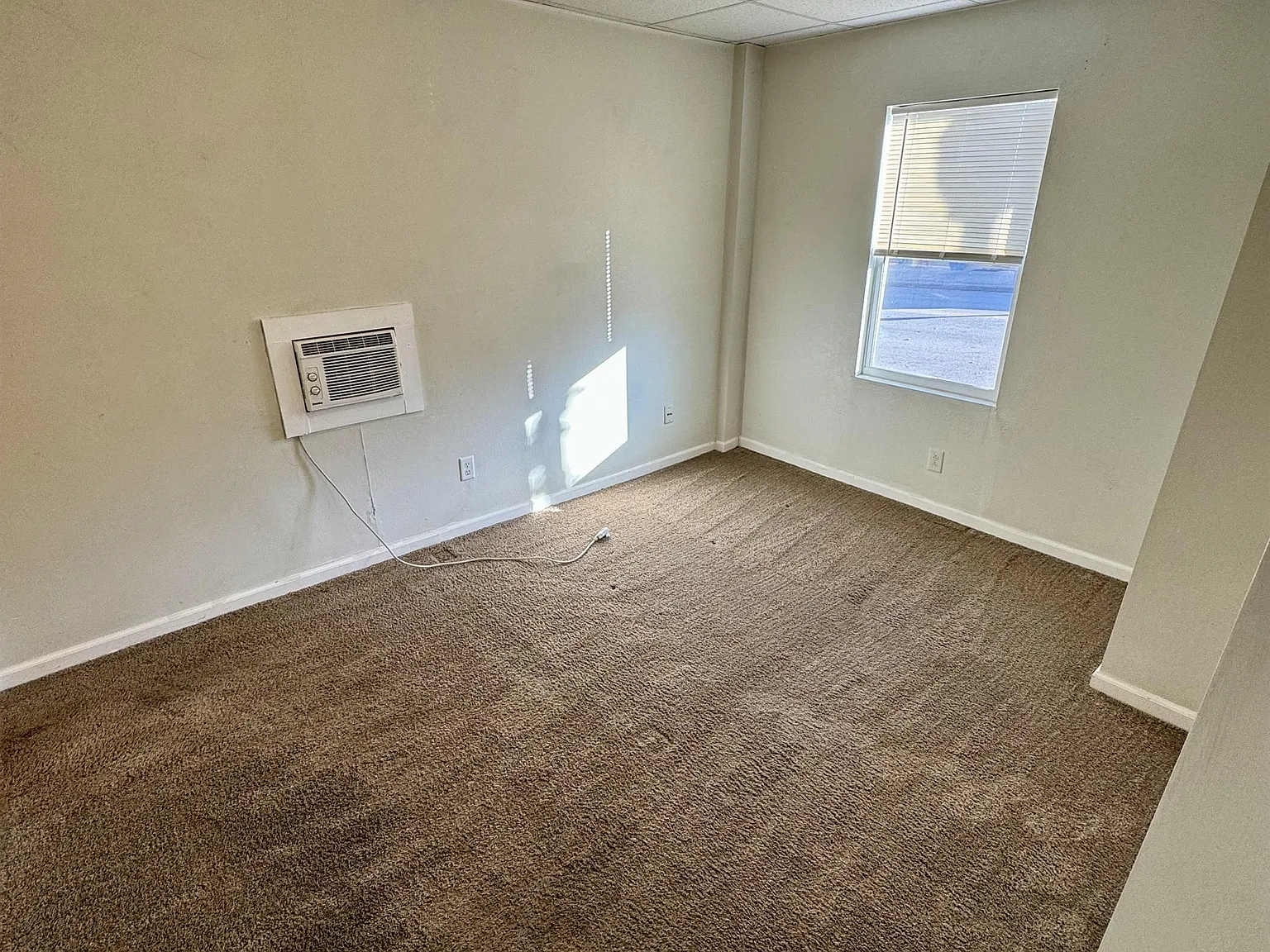 617 East 4th Street - 3 — Photo 3