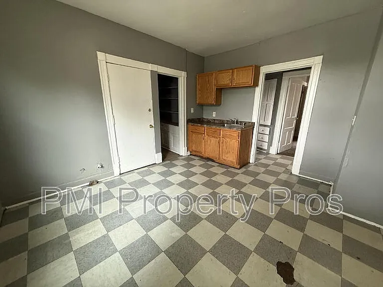 1415 N 37th St — Photo 11