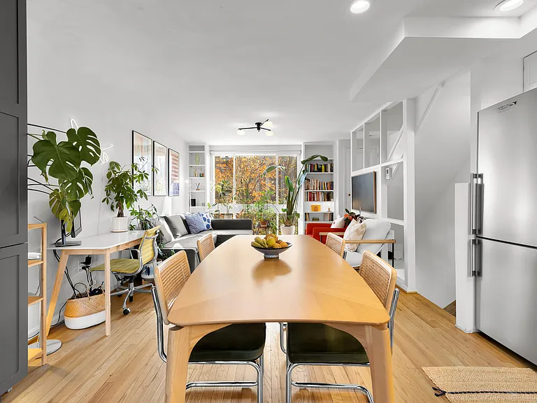 1733 Harvard St NW — Photo 10