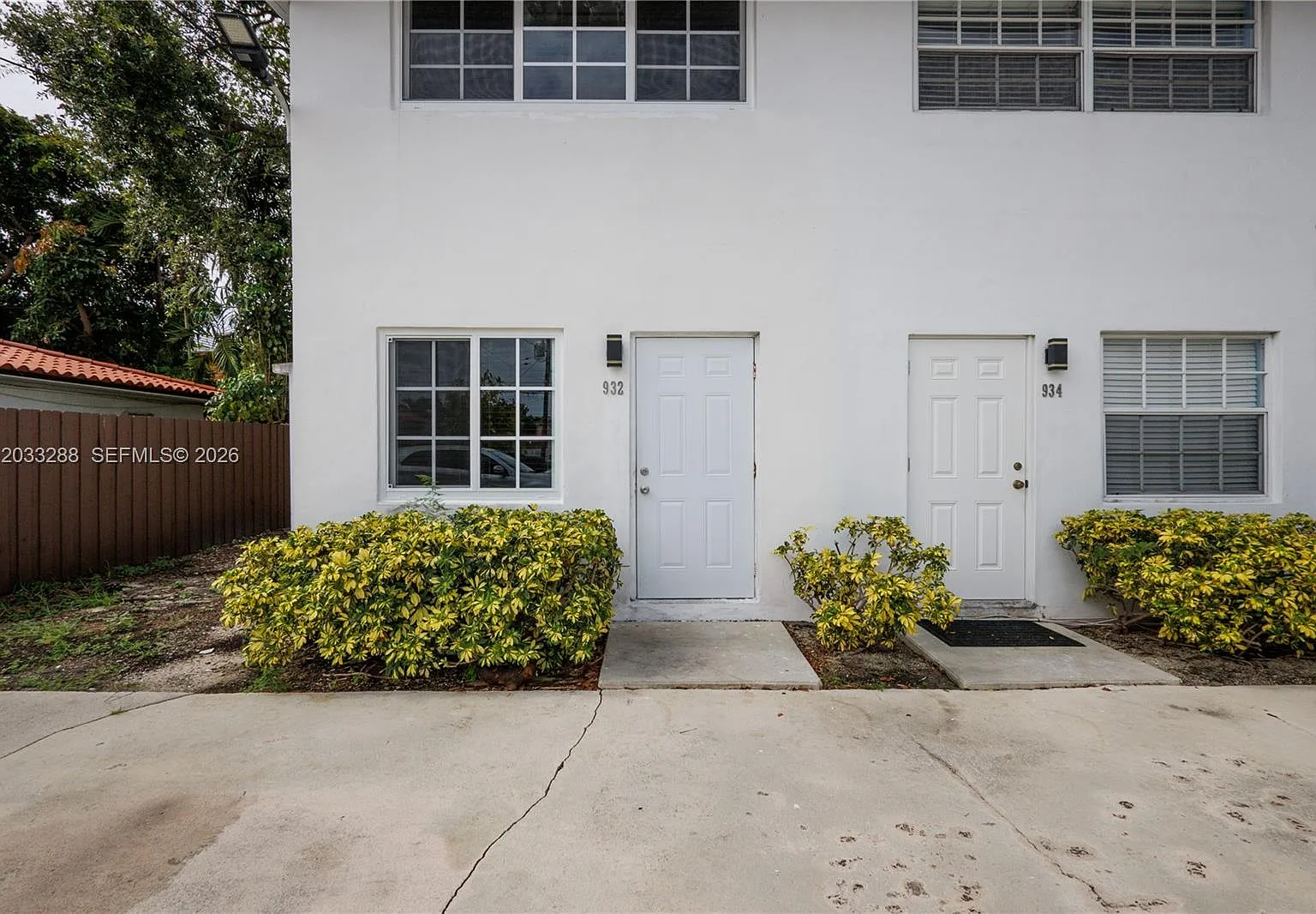 Bungalow Six Condo — Photo 1