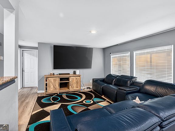 2nd image of 32 Woods Dr