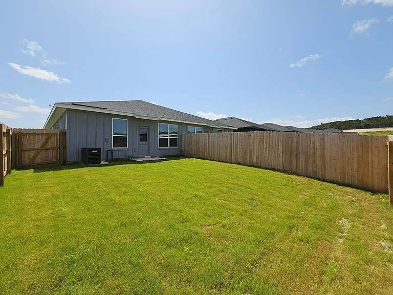 604 Pacific Crest Trl #A/B — Photo 19