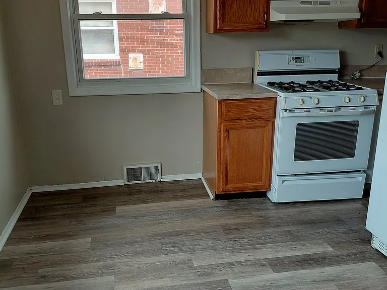 2505 Stieber St — Photo 28