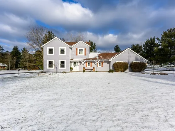 17896 Kingswood Dr, Chagrin Falls, OH 44023