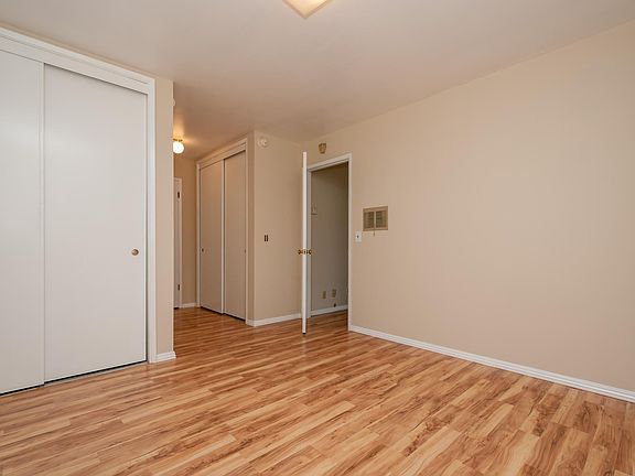 5th image of 4 E 41st Pl