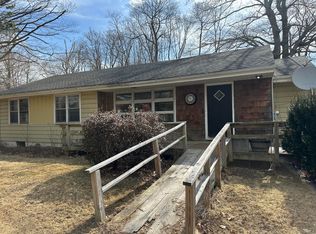 108 Sharbaugh Rd, Tobyhanna, PA 18466