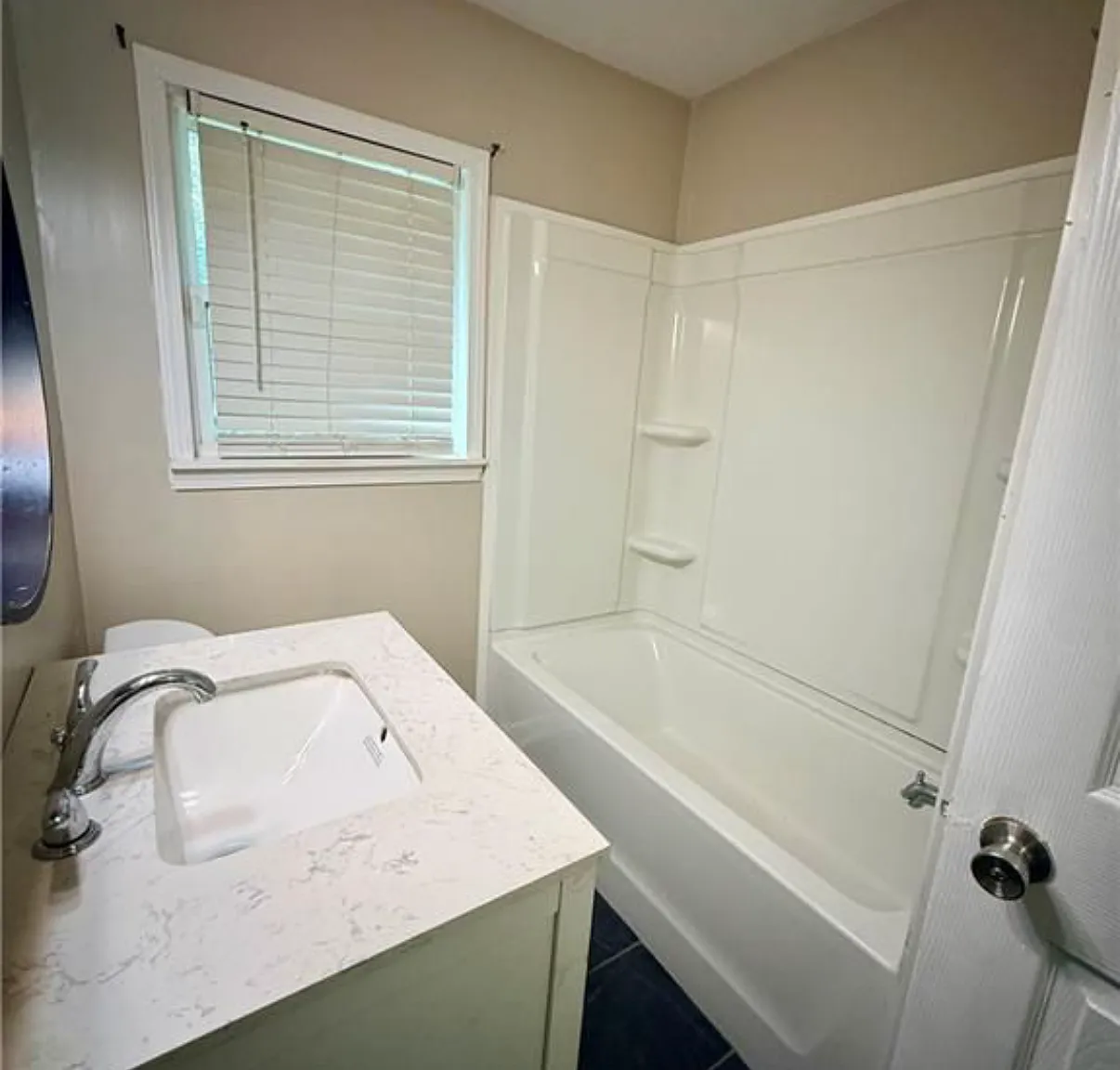3 bed, 1360 sqft, $1,425 — Photo 1