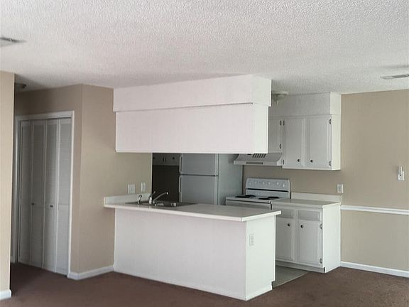 3rd image of 8021 Tippin Ave #4C