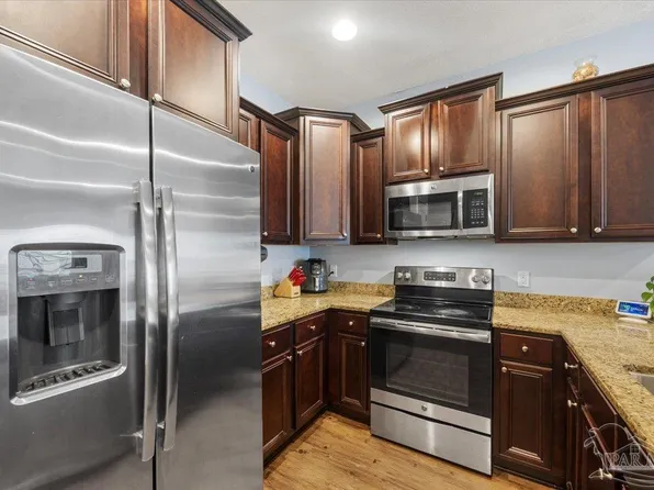 8822 Little Cormorant Ln, Navarre, FL 32566
