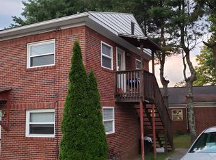 114 Old Hinton Rd #B, Athens, WV 24712