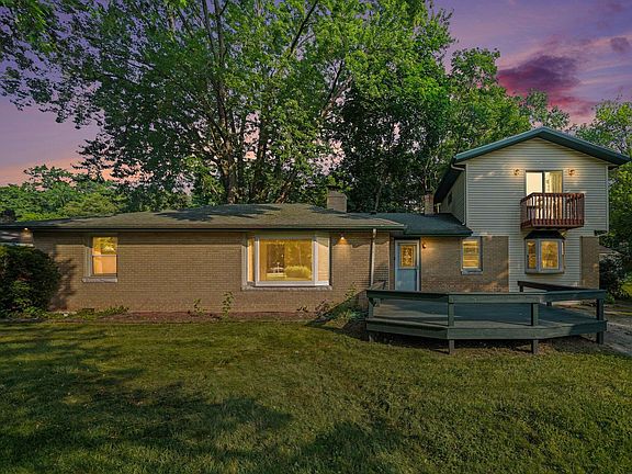 2nd image of 215 Wren Pl