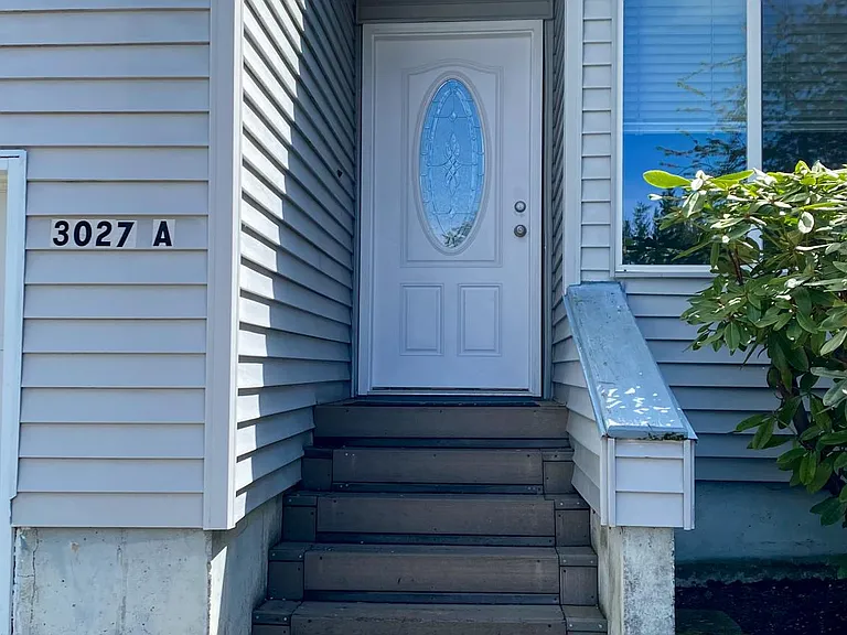 3027 Bridgeport Way W #A — Photo 2