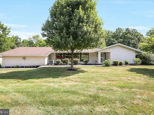 103 Banbury Cir, Hummelstown, PA 17036