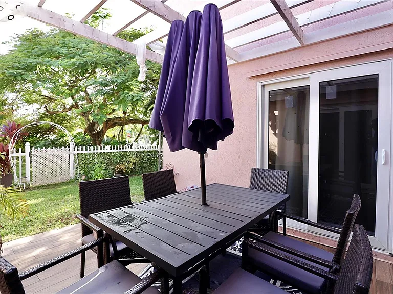 6602 Geneva St — Photo 29