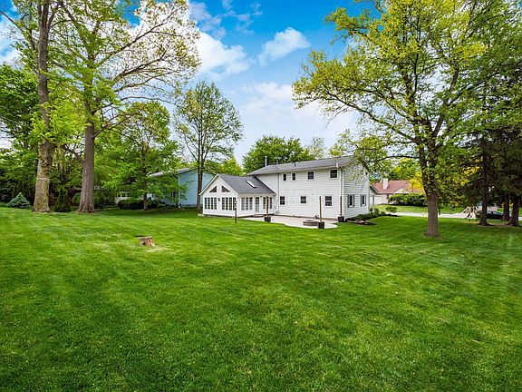3rd image of 233 Devon Rd