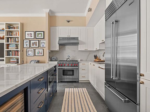 5th image of 310 W 120th St #Townhouse