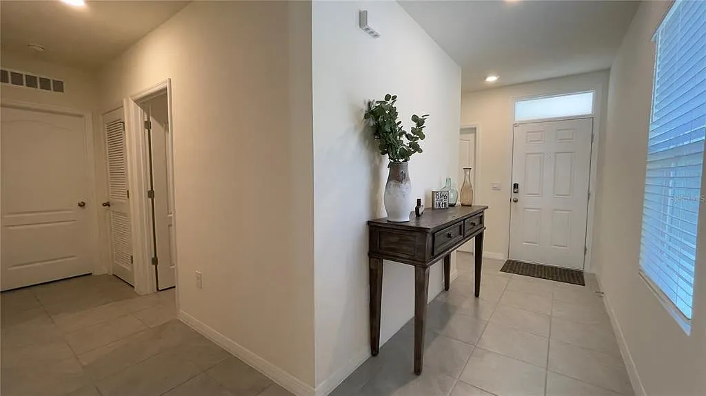 3 bed, 2.0 bath, 1680 sqft, $2,400 — Photo 4