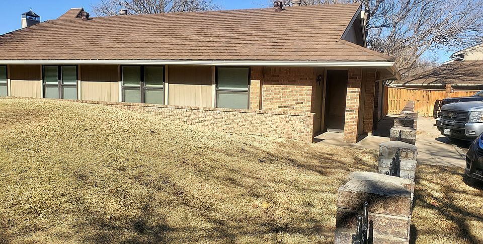 1st image of 3200 Fleetwood Dr #B-2