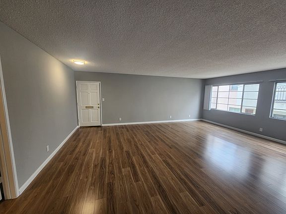3rd image of 1153 Melrose Ave APT 5