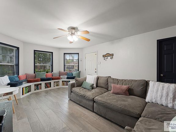 3rd image of 3201 Lazy Palm Dr N