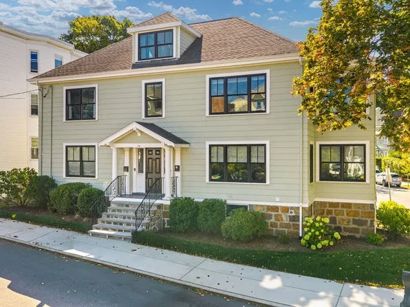 14 Castleton St #1, Jamaica Plain, MA 02130