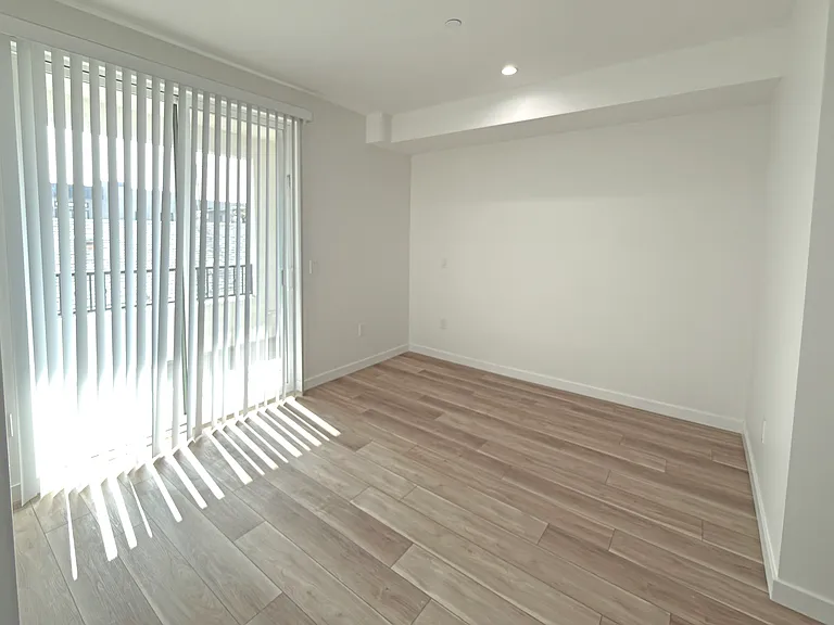 10934 Peach Grove St #202 — Photo 18