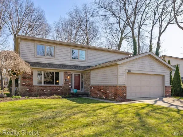 691 Barclay Dr, Troy, MI 48085