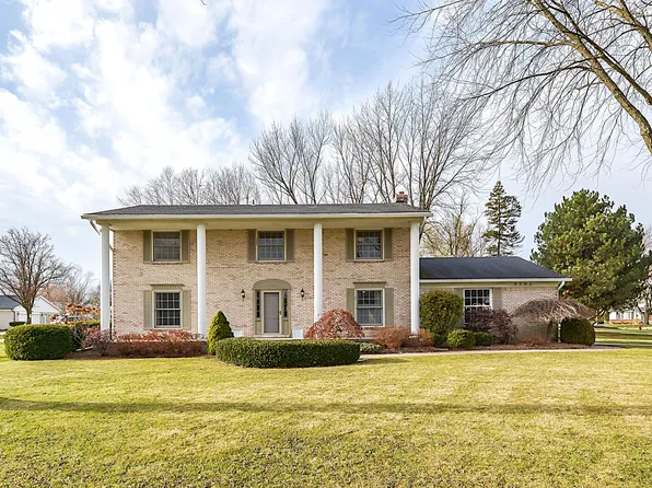 6702 Cottonwood Knl, West Bloomfield, MI 48322