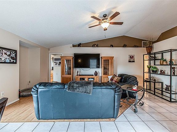 4th image of 13630 Laraway Dr