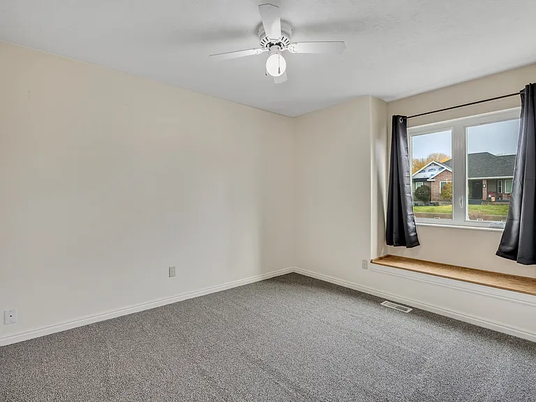 778 S 410 E — Photo 16