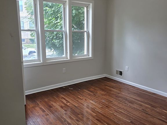 3rd image of 478 S 20th St Floor 1