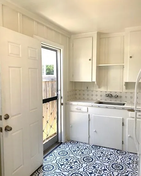 4755 Newport Ave — Photo 6