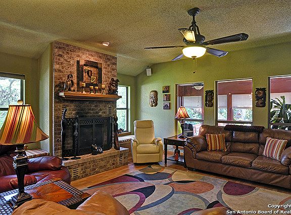3rd image of 721 Summerwood Dr
